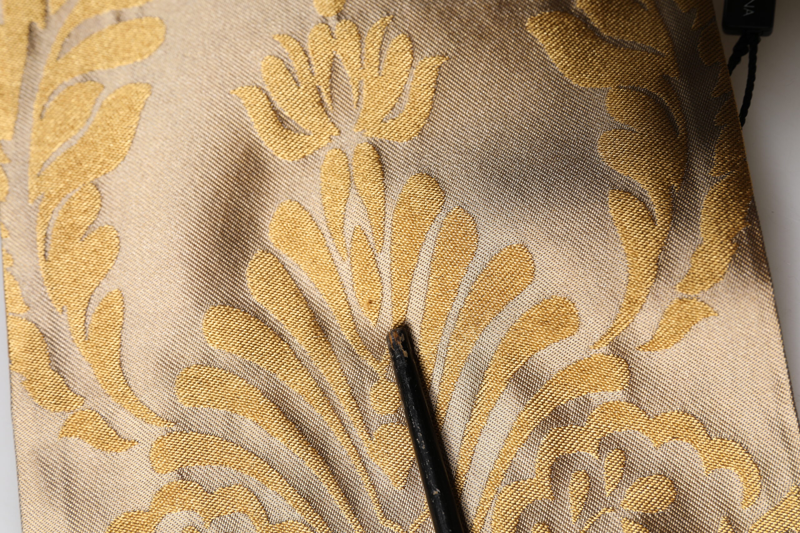 Gold Baroque Pattern Silk Blend Fringed 140cm X 15cm Scarf - Thumbnail 3