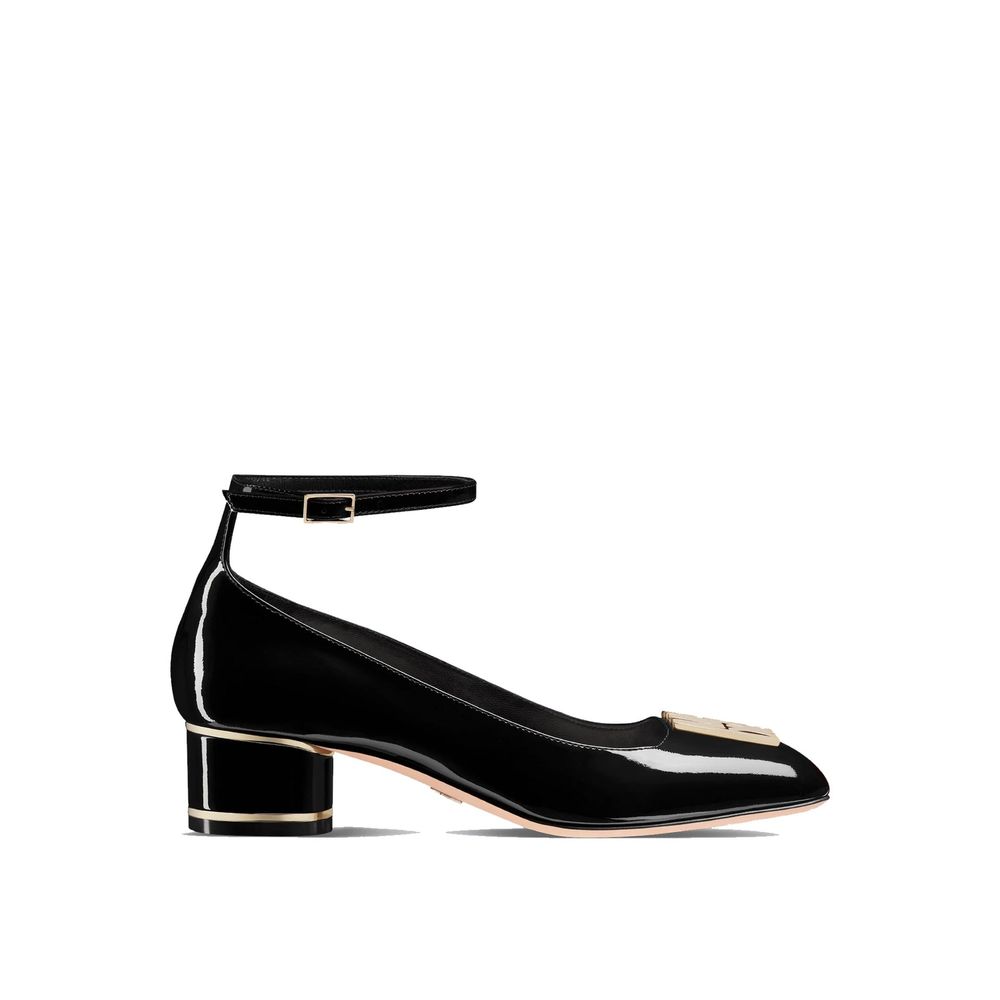 Miss  Pumps